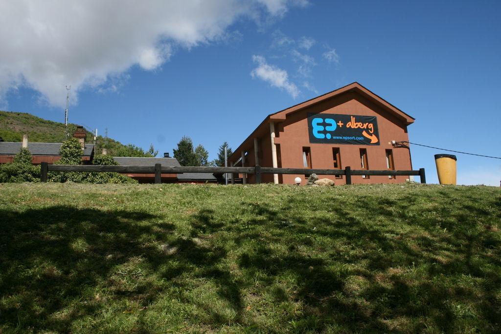 Alberg Escola De Piraguisme De Sort Kültér fotó